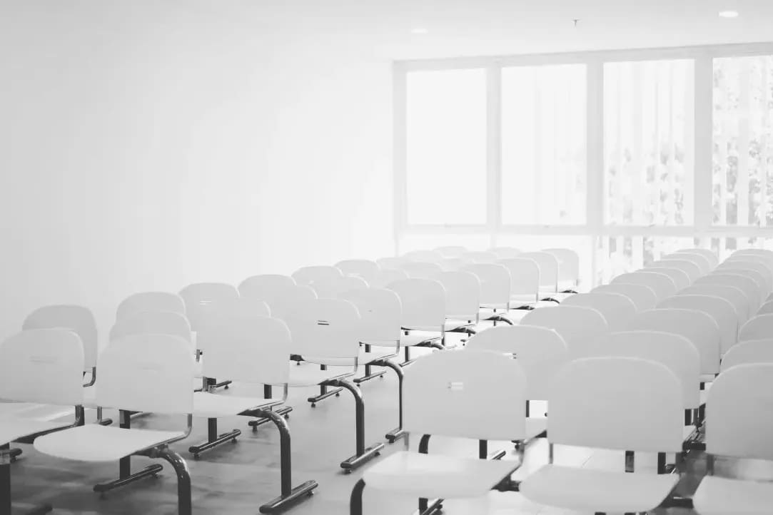 会議室の予約前に確認しておきたいこと